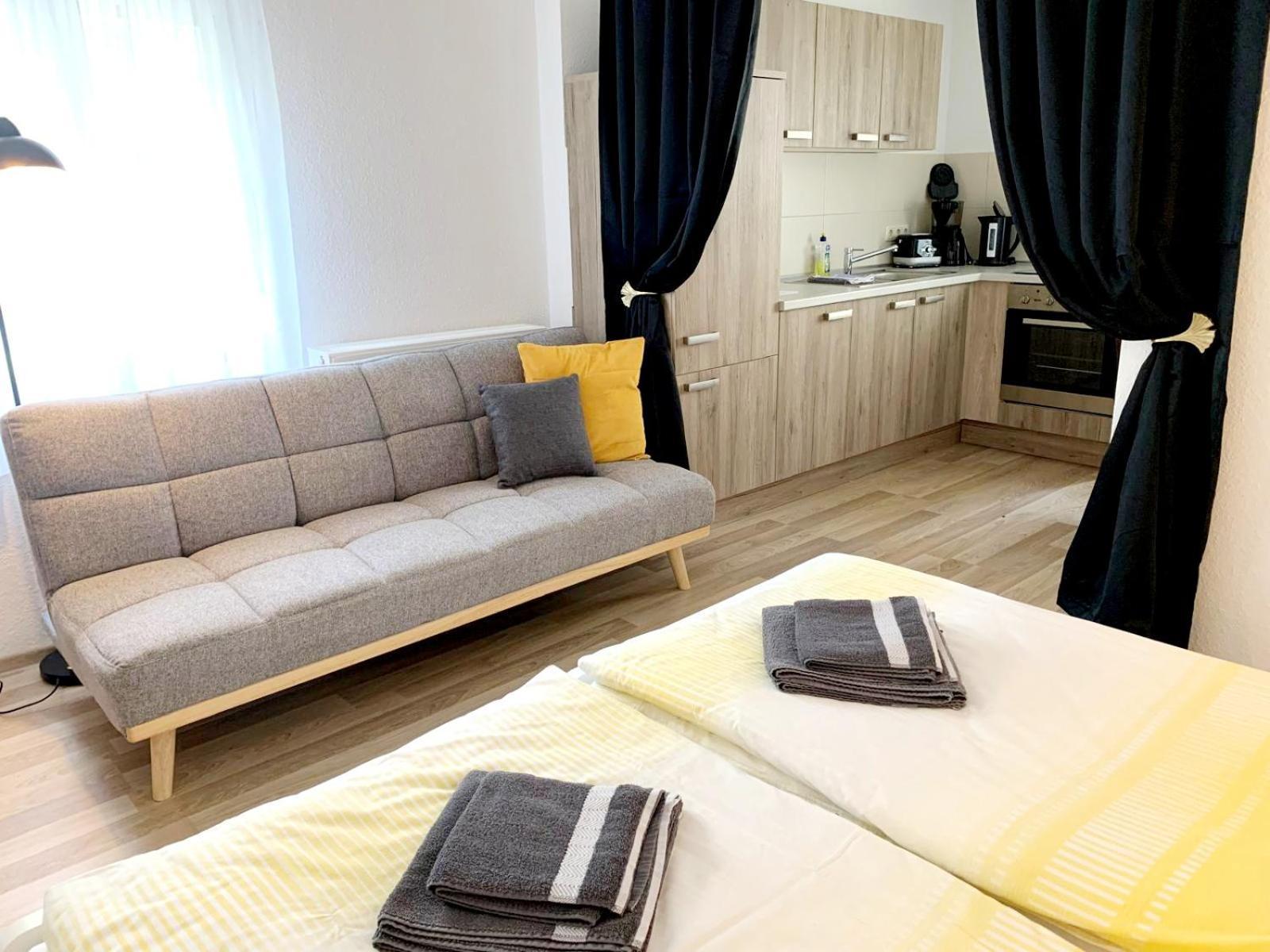 Apartment 2 Gruener Fuerst Mit Sitzecke Im Innenhof & Parkplatz & Naehe Park Bad Muskau