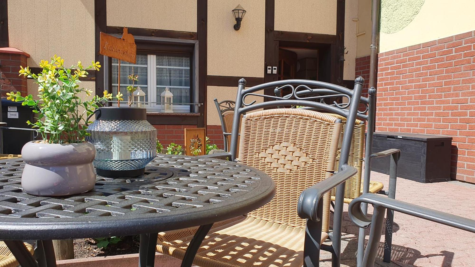 2 Gruener Fuerst Mit Sitzecke Im Innenhof & Parkplatz & Naehe Park Apartment *